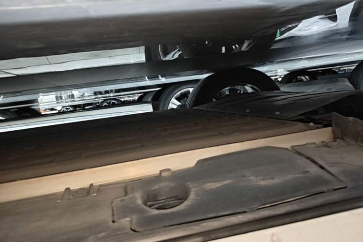 Used XPeng G9 2025 625 Long-Range Max Right Side Sill