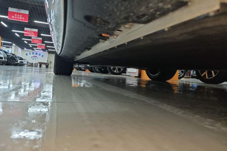 Used XPeng G9 2025 725 with Ultra-Long Range Max Right Side Sill