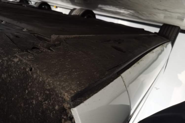 Used XPeng G9 2025 625 Long-Range Max Right Side Sill