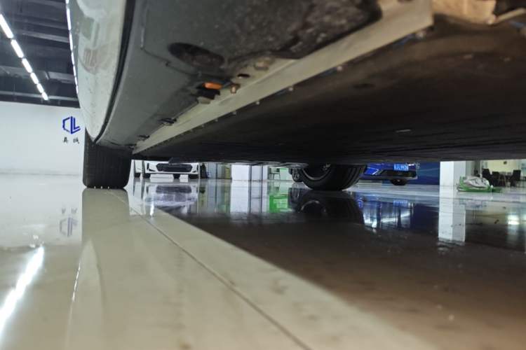 Used XPeng G9 2025 725 with Ultra-Long Range Max Right Side Sill