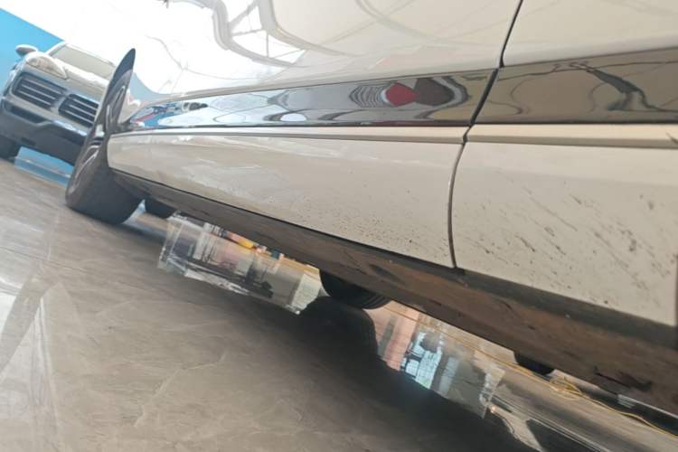 Used XPeng G9 2025 725 with Ultra-Long Range Max Right Side Sill