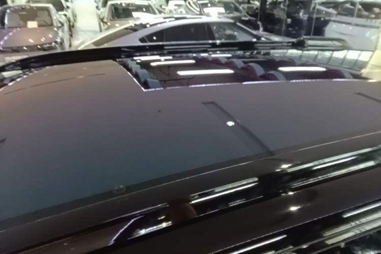 Used XPeng G9 2025 725 with Ultra-Long Range Max Roof