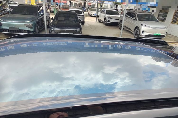 Used XPeng G9 2025 625 Long-Range Max Roof