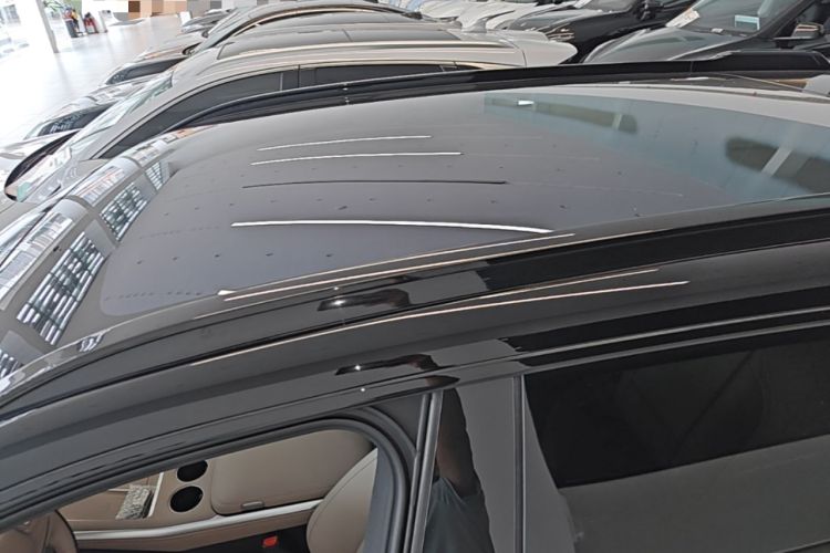 Used XPeng G9 2025 725 with Ultra-Long Range Max Roof