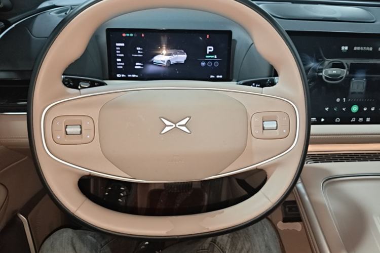 Used XPeng G9 2025 625 Long-Range Max Steering Wheel