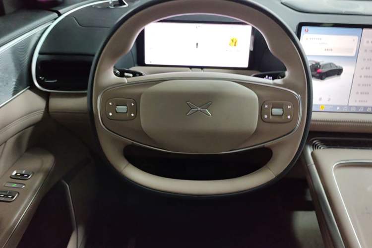 Used XPeng G9 2025 625 Long-Range Max Steering Wheel