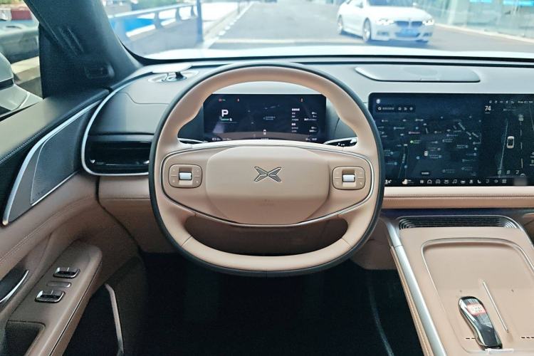 Used XPeng G9 2025 625 Long-Range Max Steering Wheel