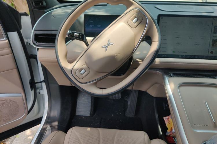 Used XPeng G9 2025 625 Long-Range Max Steering Wheel