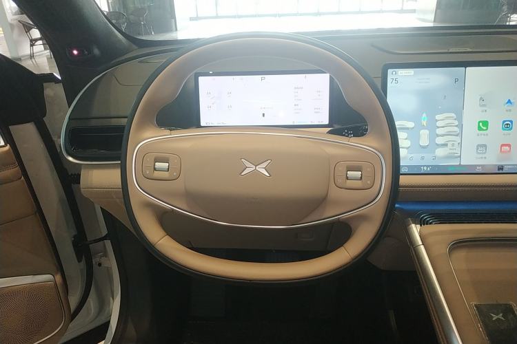 Used XPeng G9 2025 625 Long-Range Max Steering Wheel