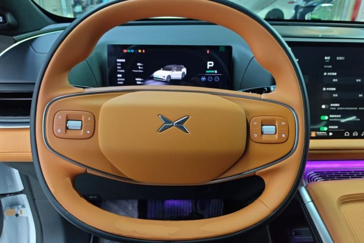 Used XPeng G9 2025 725 with Ultra-Long Range Max Steering Wheel