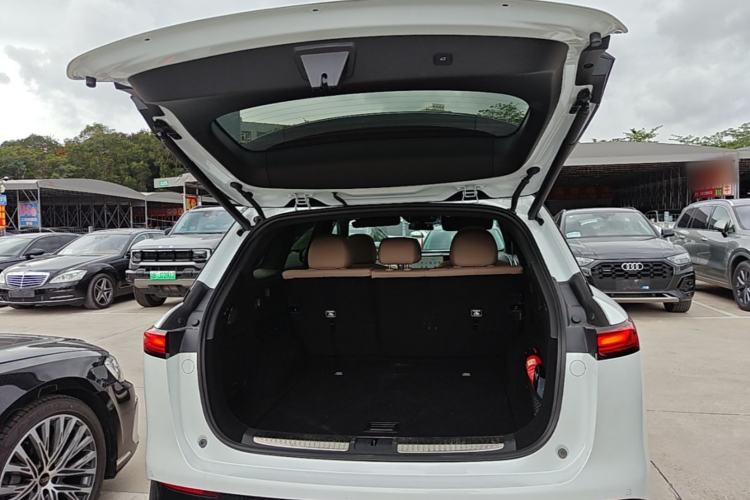 Used XPeng G9 2025 625 Long-Range Max Trunk