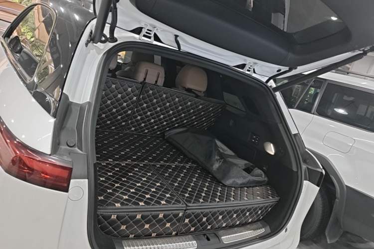 Used XPeng G9 2025 625 Long-Range Max Trunk