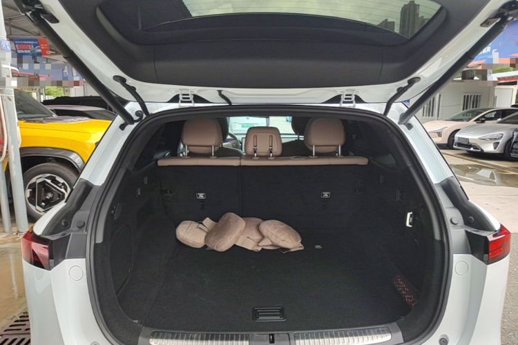 Used XPeng G9 2025 625 Long-Range Max Trunk