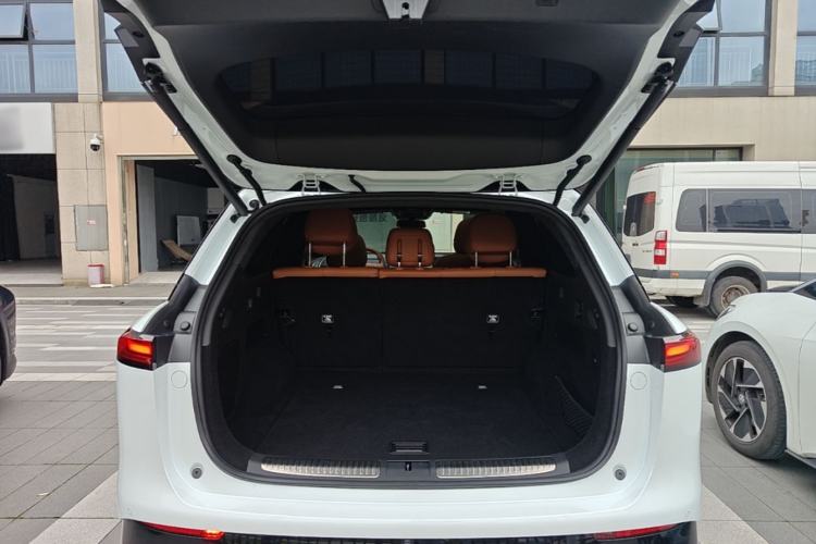 Used XPeng G9 2025 625 Long-Range Max Trunk