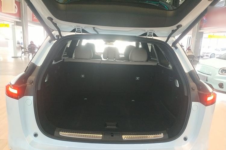 Used XPeng G9 2025 625 Long-Range Max Trunk