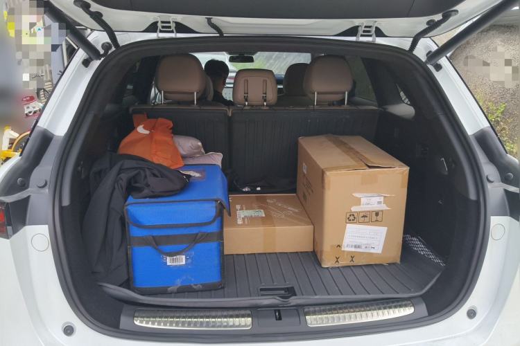 Used XPeng G9 2025 725 with Ultra-Long Range Max Trunk