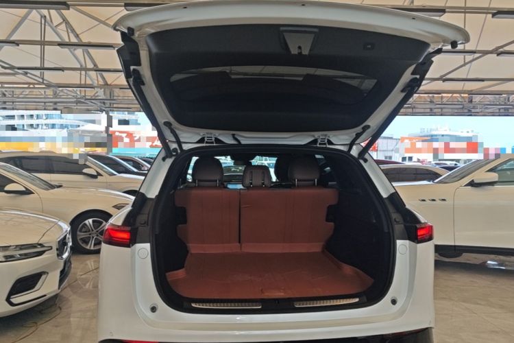 Used XPeng G9 2025 725 with Ultra-Long Range Max Trunk