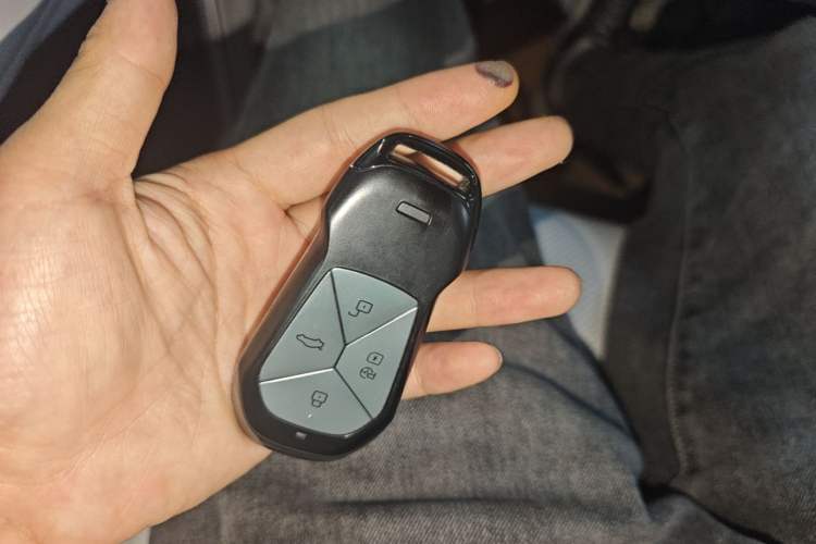 Used XPeng G9 2025 725 with Ultra-Long Range Max Vehicle Key