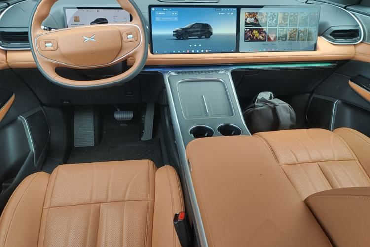 Used XPeng G9 2026 Model, 725 Max Center Console