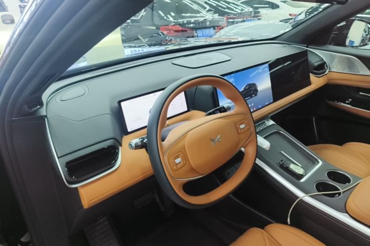Used XPeng G9 2026 Model, 725 Max Center Console