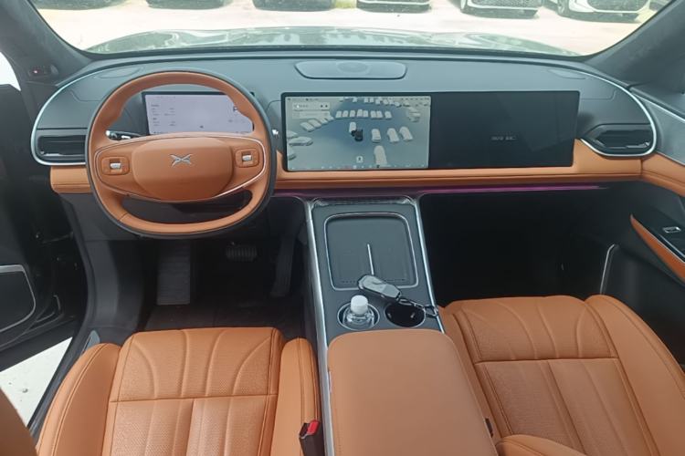 Used XPeng G9 2026 Model, 725 Max Center Console