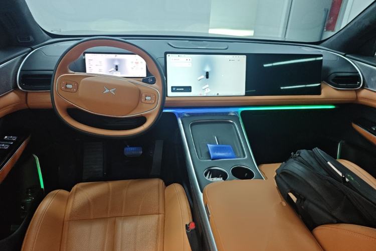 Used XPeng G9 2026 Model, 725 Max Center Console