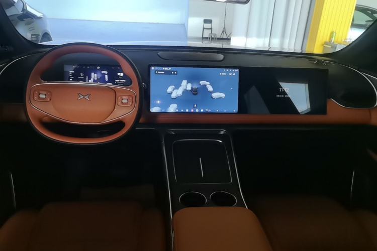 Used XPeng G9 2026 Model, 725 Max Center Console