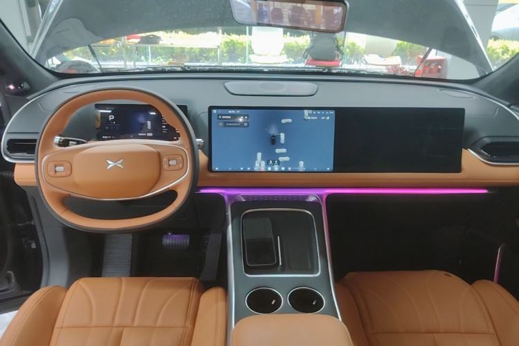 Used XPeng G9 2026 Model, 725 Max Center Console