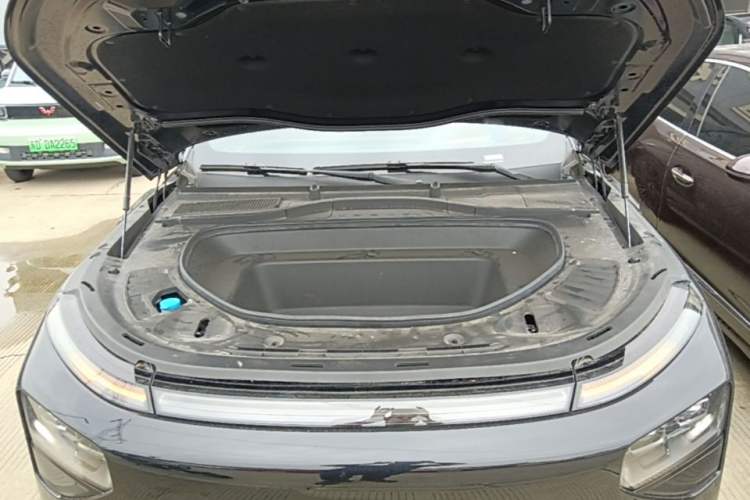 Used XPeng G9 2026 Model, 725 Max Engine Bay