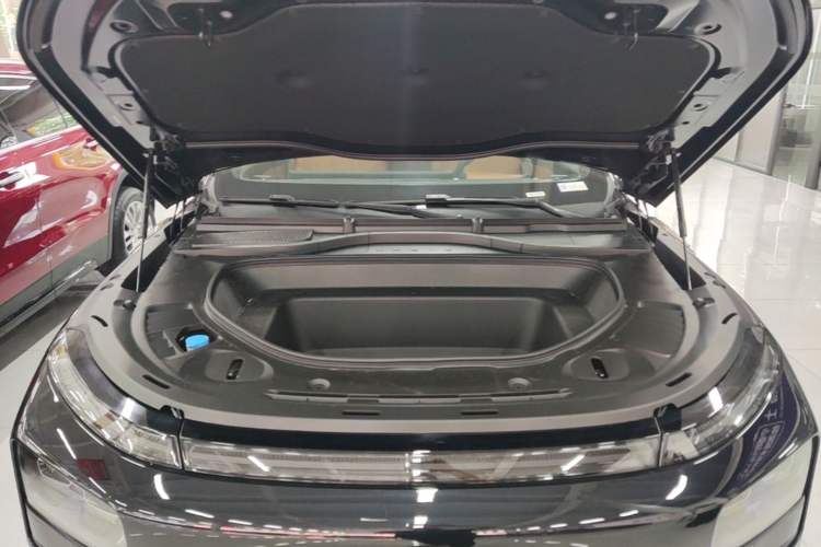 Used XPeng G9 2026 Model, 725 Max Engine Bay