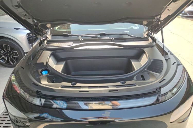 Used XPeng G9 2026 Model, 725 Max Engine Bay