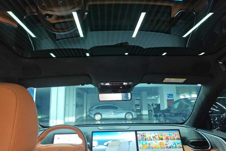 Used XPeng G9 2026 Model, 725 Max Headliner