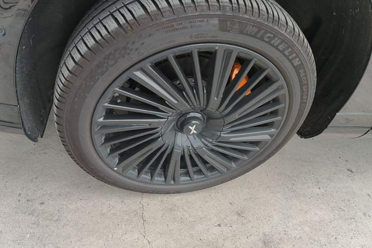 Used XPeng G9 2026 Model, 725 Max Left Front Wheel Hub
