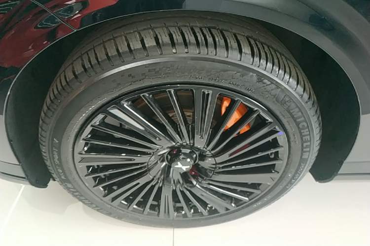 Used XPeng G9 2026 Model, 725 Max Left Front Wheel Hub
