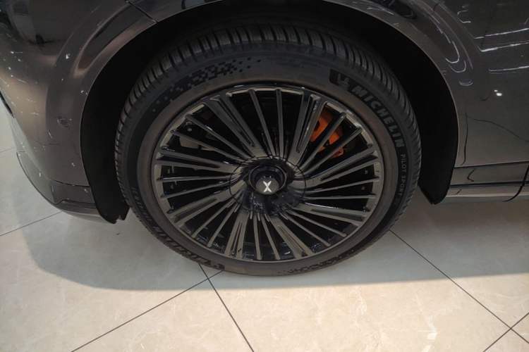 Used XPeng G9 2026 Model, 725 Max Left Front Wheel Hub