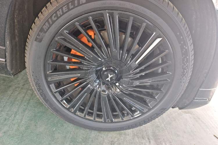 Used XPeng G9 2026 Model, 725 Max Right Front Wheel Hub