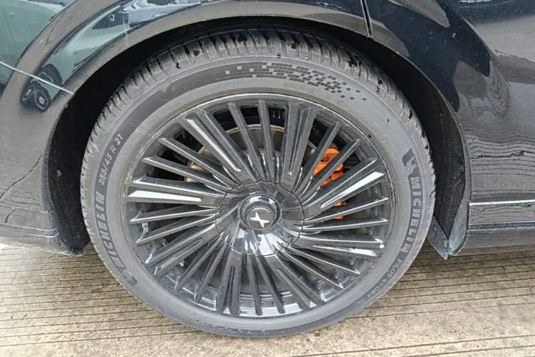 Used XPeng G9 2026 Model, 725 Max Right Rear Wheel Hub