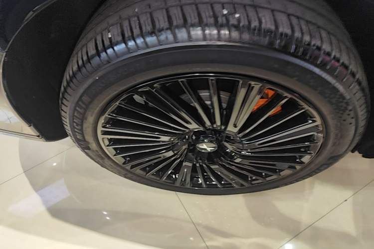 Used XPeng G9 2026 Model, 725 Max Right Rear Wheel Hub