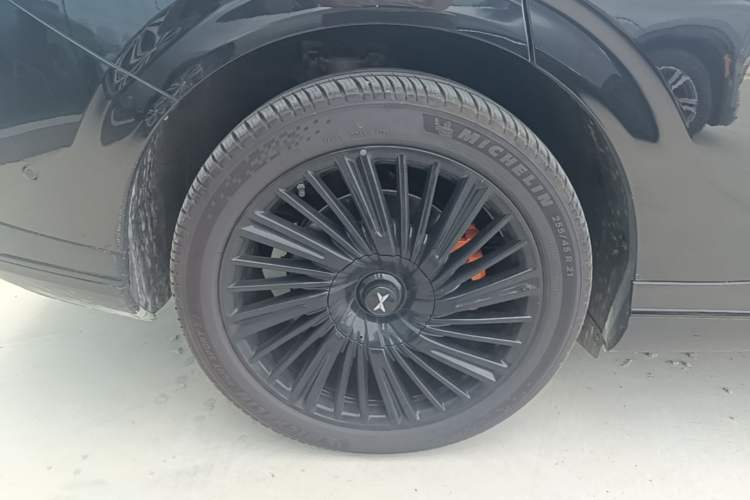 Used XPeng G9 2026 Model, 725 Max Right Rear Wheel Hub