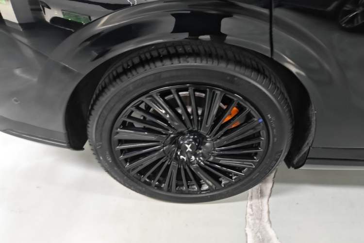 Used XPeng G9 2026 Model, 725 Max Right Rear Wheel Hub