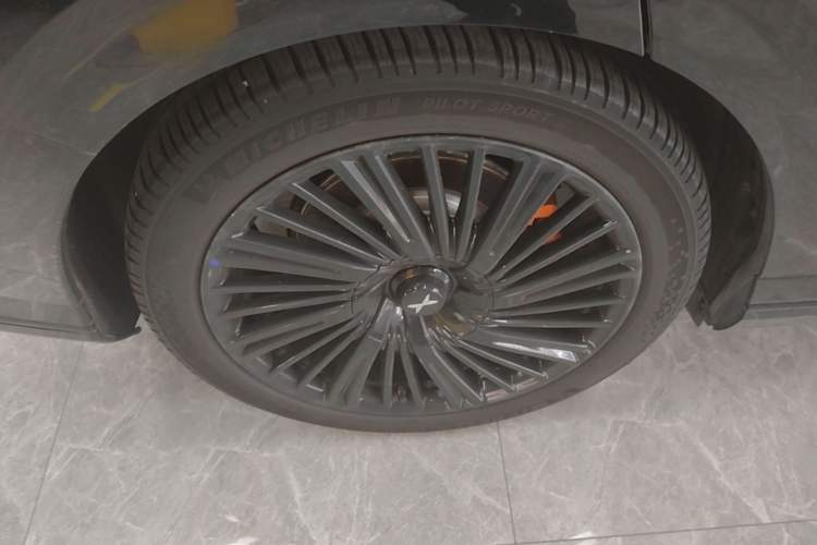 Used XPeng G9 2026 Model, 725 Max Right Rear Wheel Hub