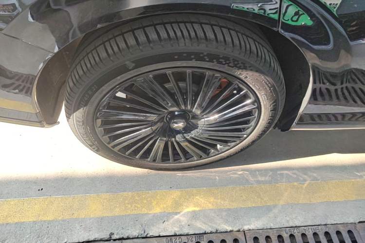 Used XPeng G9 2026 Model, 725 Max Right Rear Wheel Hub