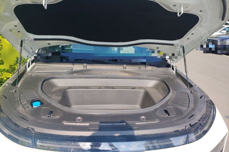 Used XPeng G9 2026 Model, 625 Max Engine Bay
