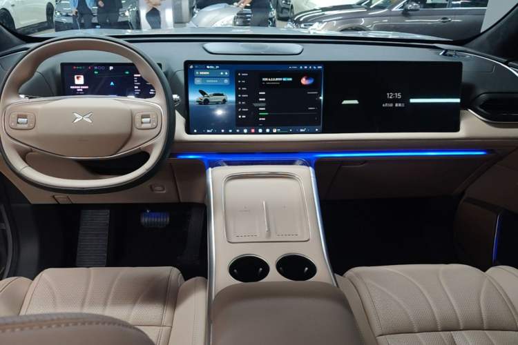 Used XPeng G9 2026 Model, 725 Max Center Console