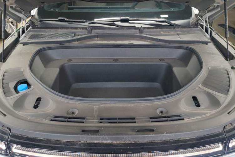 Used XPeng G9 2026 Model, 725 Max Engine Bay