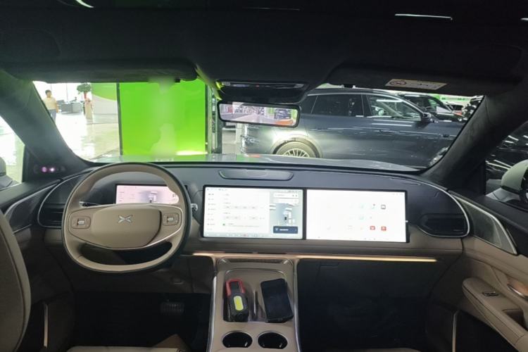 Used XPeng G9 2026 Model, 725 Max Center Console
