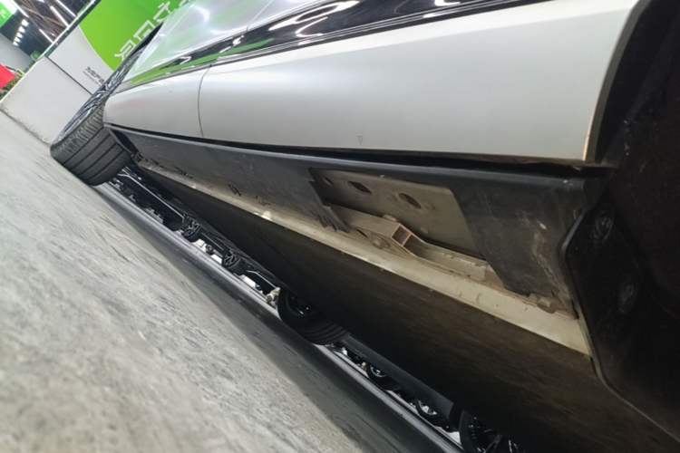Used XPeng G9 2026 Model, 725 Max Left Side Sill