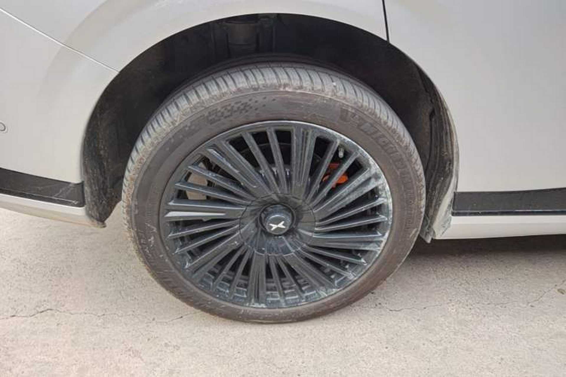 Used XPeng G9 2026 Model, 725 Max Right Rear Wheel Hub