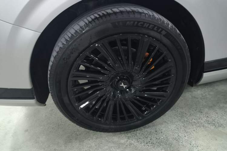 Used XPeng G9 2026 Model, 725 Max Right Rear Wheel Hub