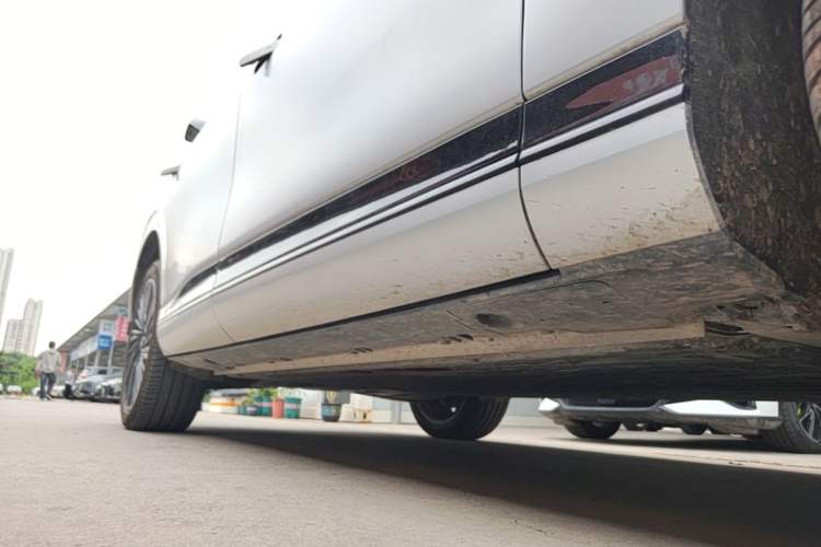 Used XPeng G9 2026 Model, 725 Max Right Side Sill